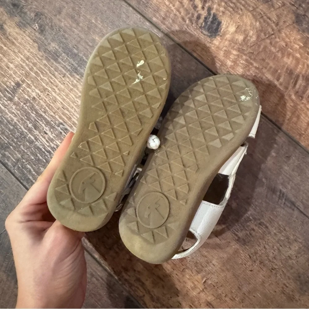 🤍👣 Billy Footwear White Sandals – Toddler 9M 👣🤍